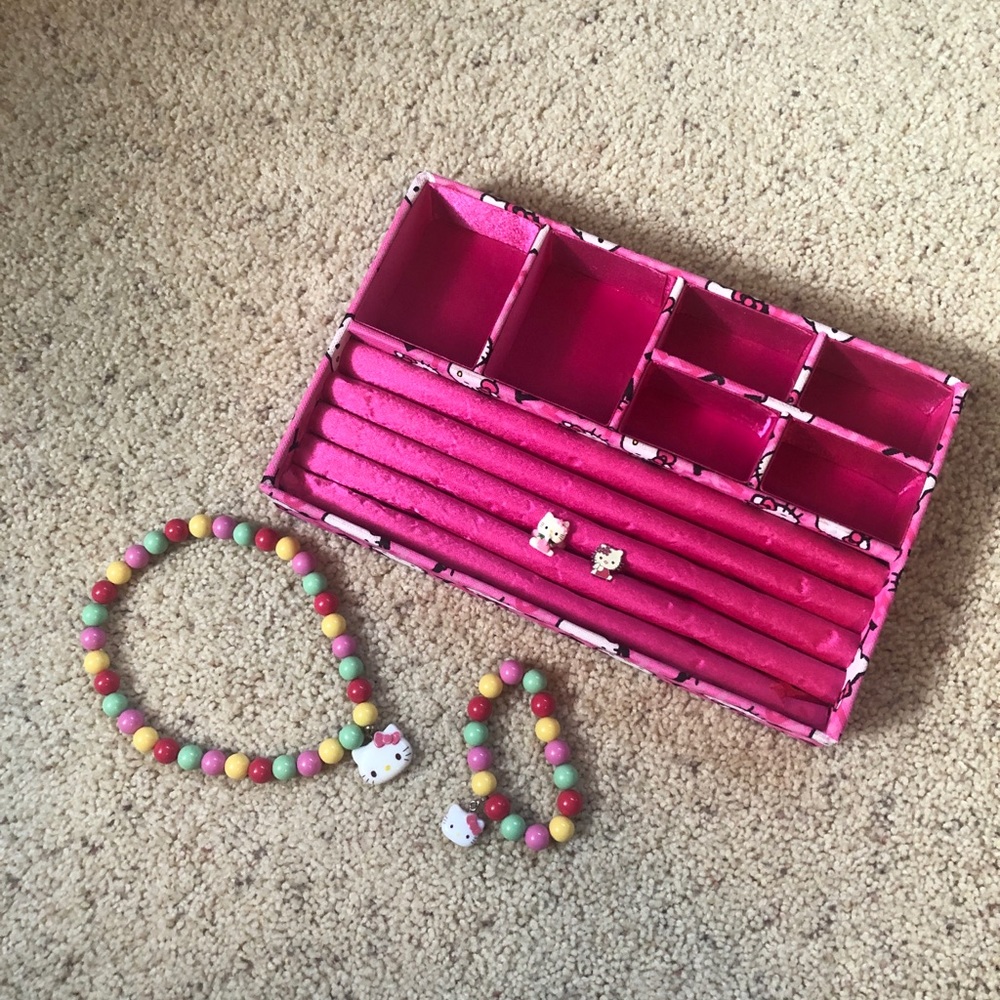 Hello kitty jewelry bundle!